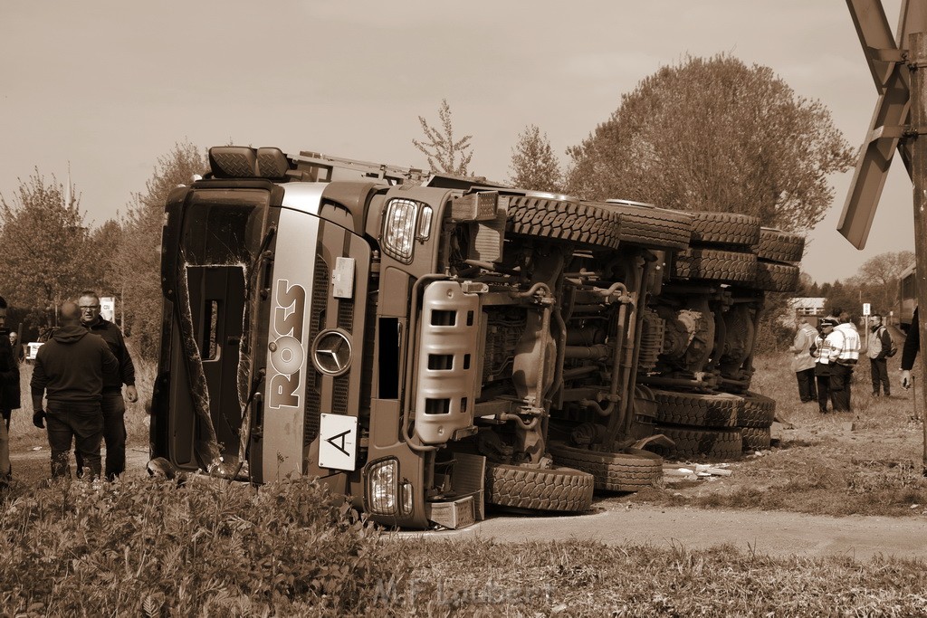 Schwerer VU LKW Zug Bergheim Kenten Koelnerstr P377.JPG - Miklos Laubert